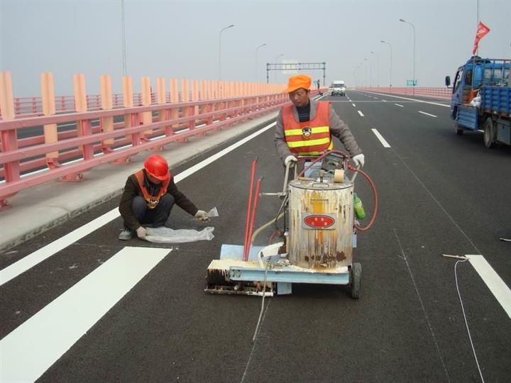吐鲁番新交规增加的最新交通标志标线有哪些？
